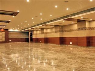 Grand Thakar Hotel Rajkot Exterior photo