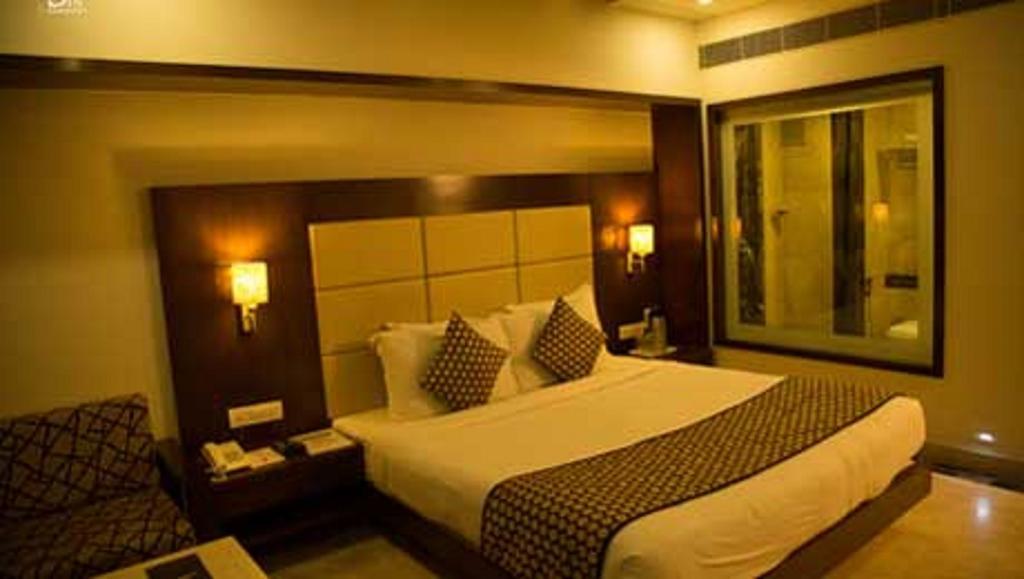 Grand Thakar Hotel Rajkot Exterior photo