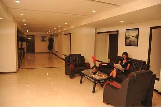 Grand Thakar Hotel Rajkot Exterior photo