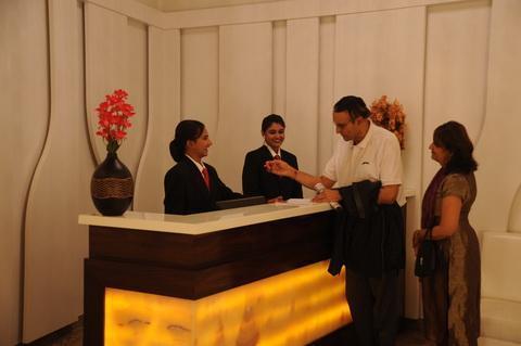 Grand Thakar Hotel Rajkot Exterior photo