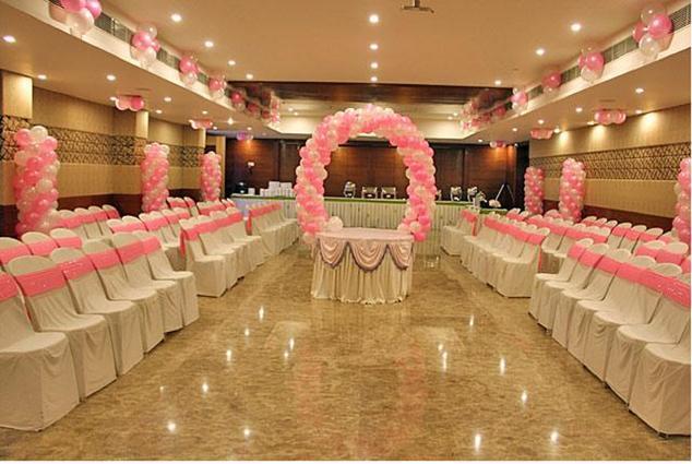 Grand Thakar Hotel Rajkot Exterior photo